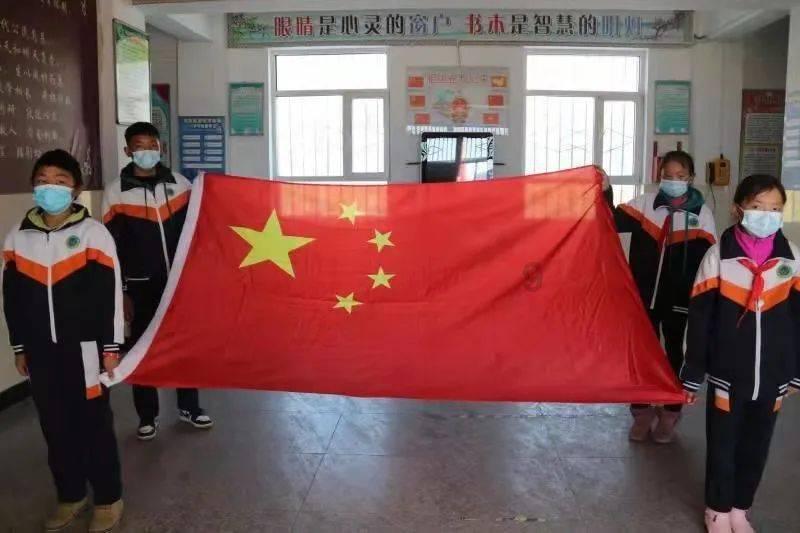 滑动蓝色方块选关版